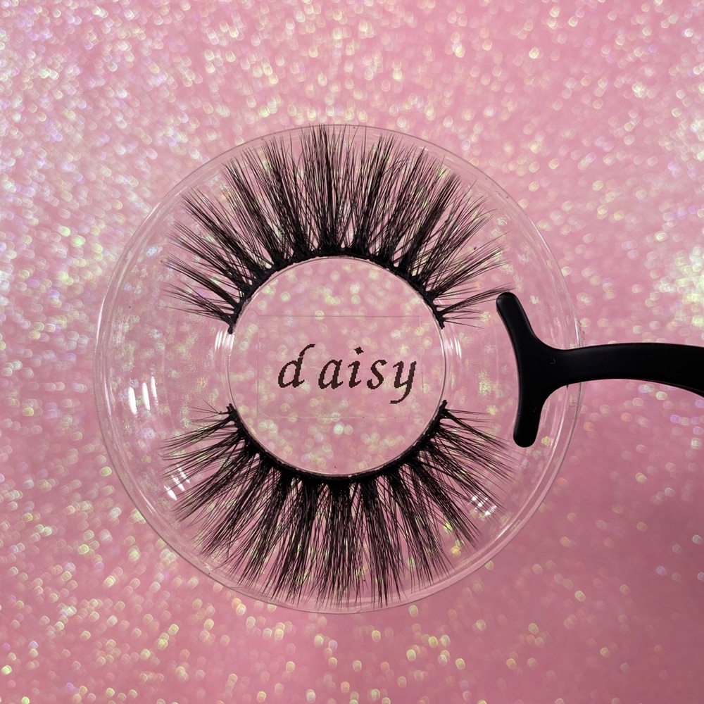 DAISY lashes